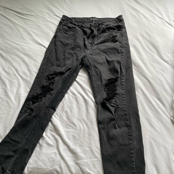 Black ripped mom jeans! - Picture 2 of 4